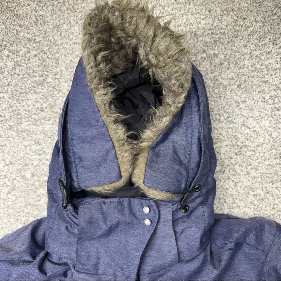 Women’s Columbia Titanium Waterproof Purple Fur Hood Ski Jacket Parka Size Small - Picture 7 of 12